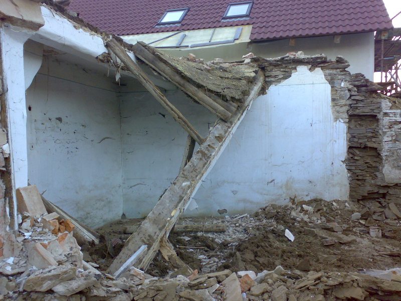 Demolice domu Hudec Semtěš