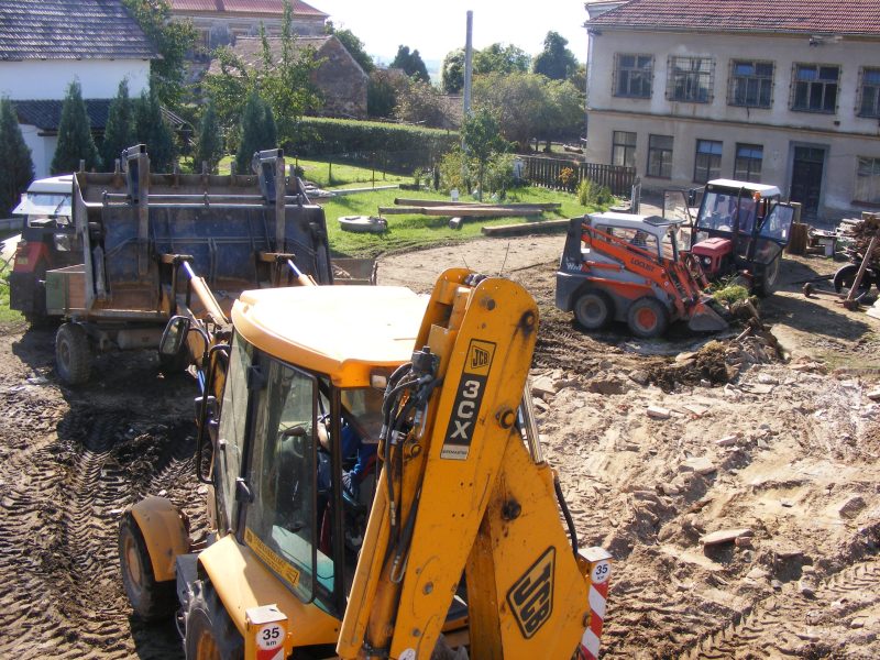 Demolice domu Hudec Semtěš