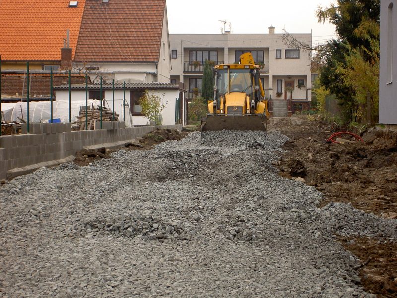 Příjezdová komunikace Hudec Semtěš