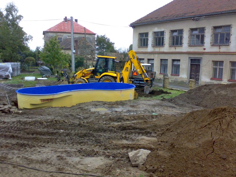 Stavba bazénu Hudec Semtěš