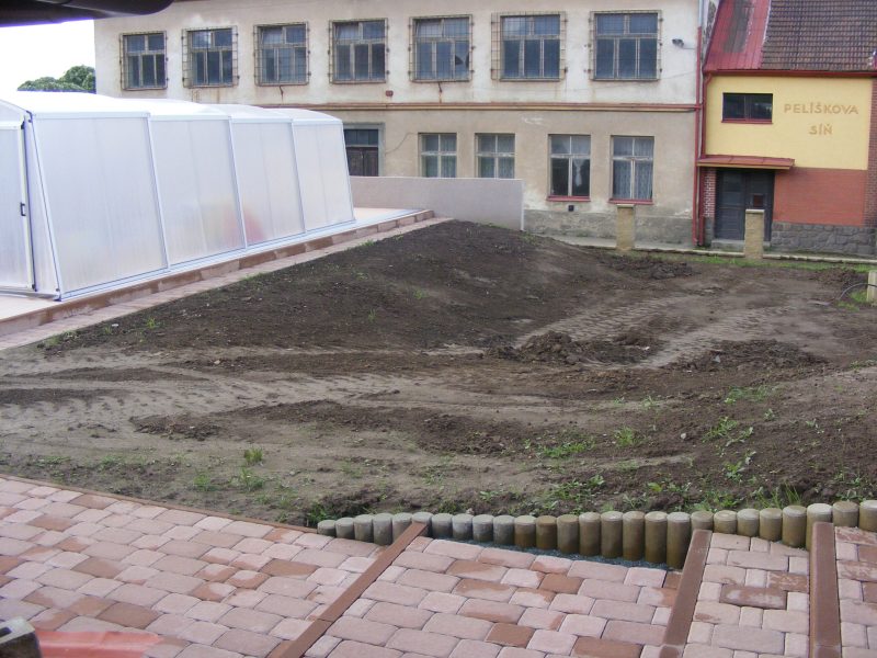 Stavba bazénu Hudec Semtěš