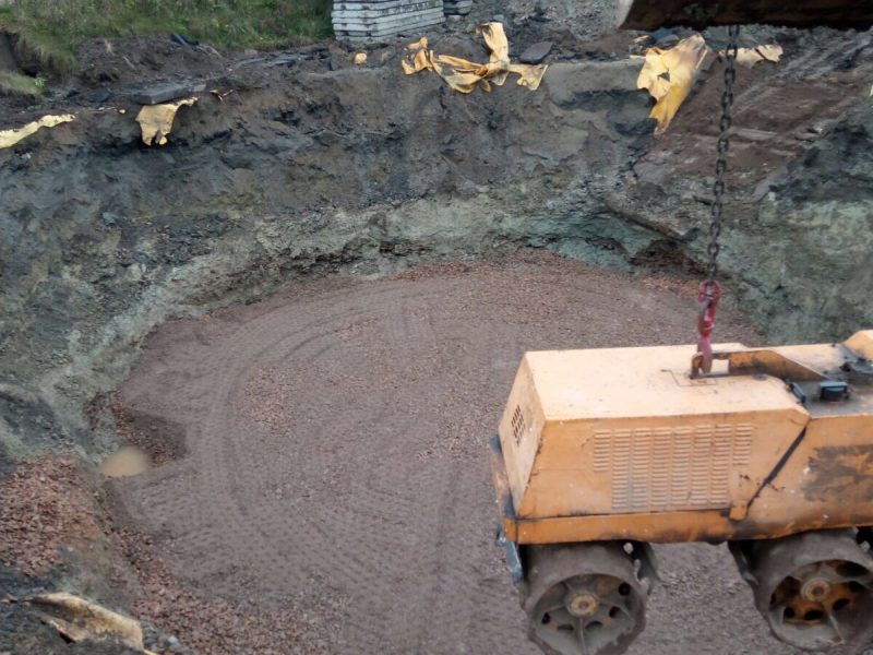 Zemní práce na drůbežárně Hudec Semtěš