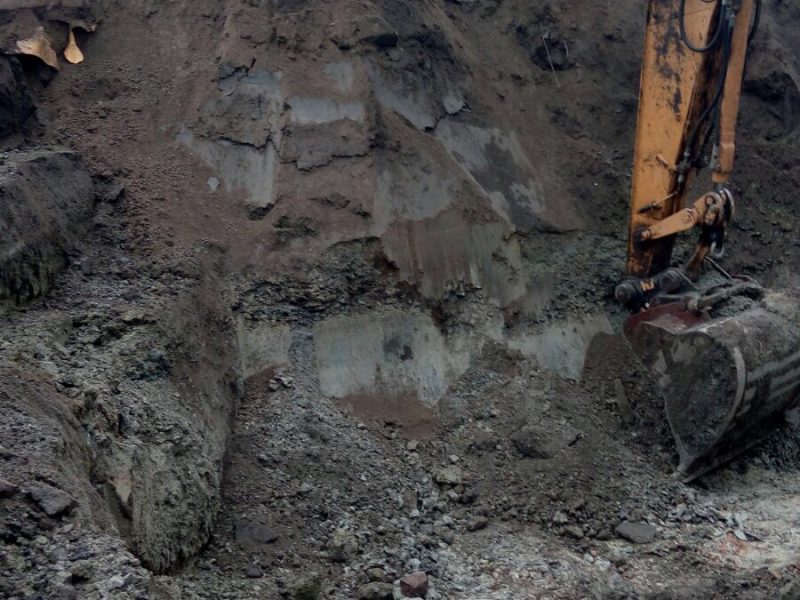 Zemní práce na drůbežárně Hudec Semtěš