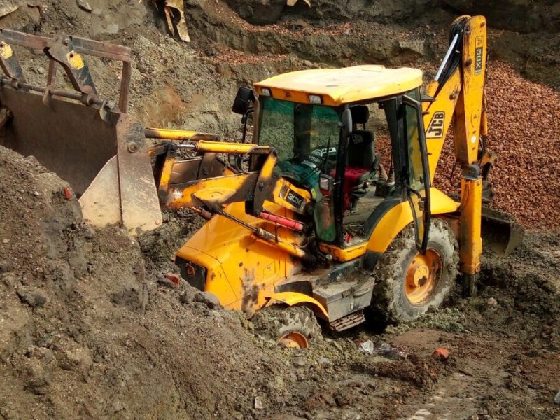 Zemní práce na drůbežárně Hudec Semtěš