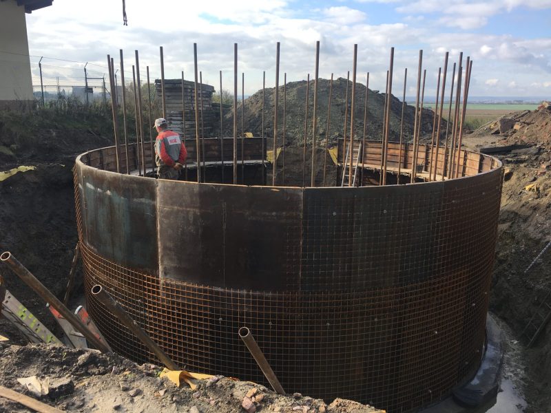 Zemní práce na drůbežárně Hudec Semtěš